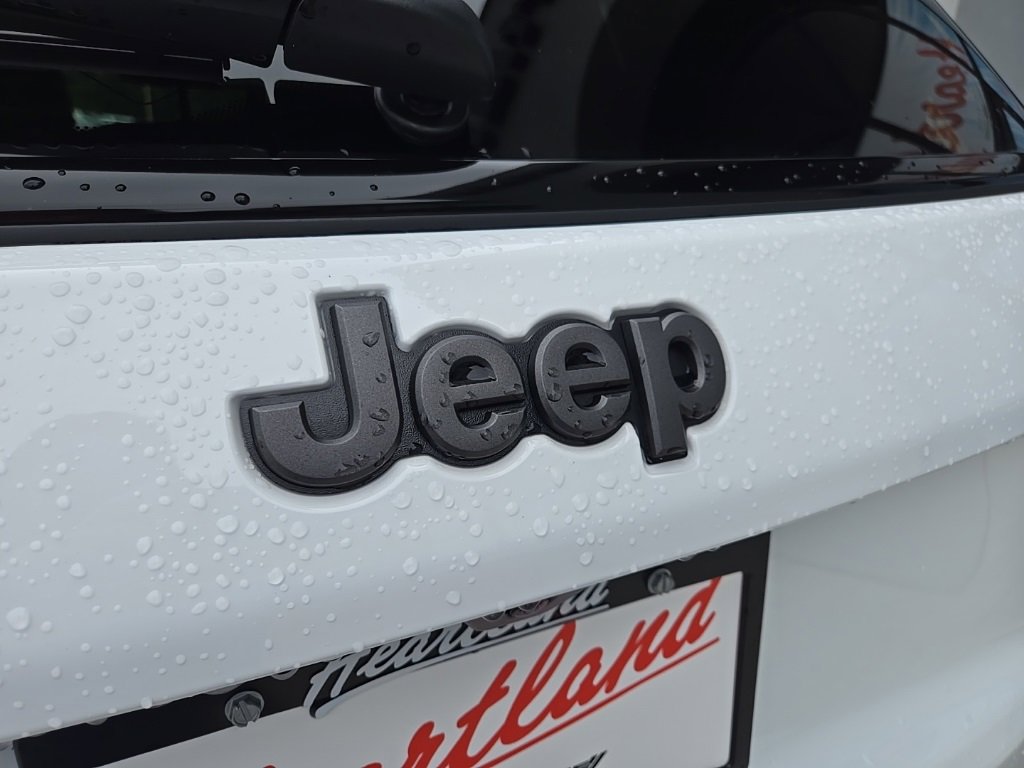 Used 2026 Jeep Compass Latitude image 21