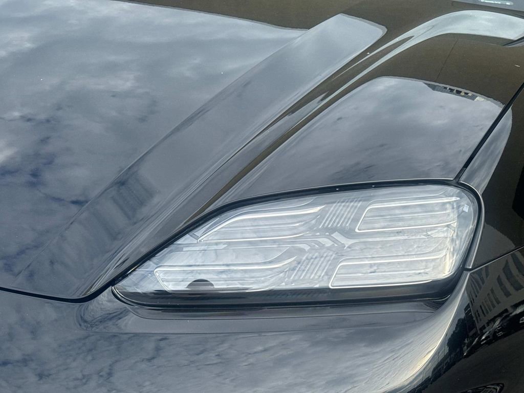 New 2025 Porsche Macan 4S Electric image 5