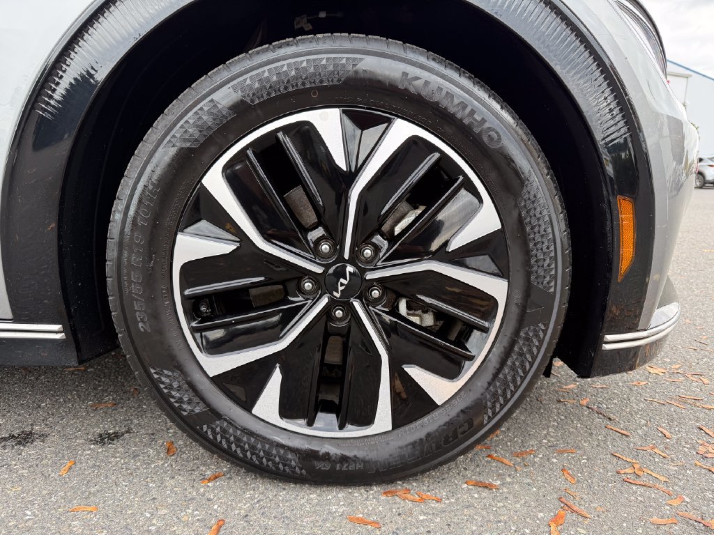 Certified 2023 Kia EV6 Wind AWD/4WD image 11