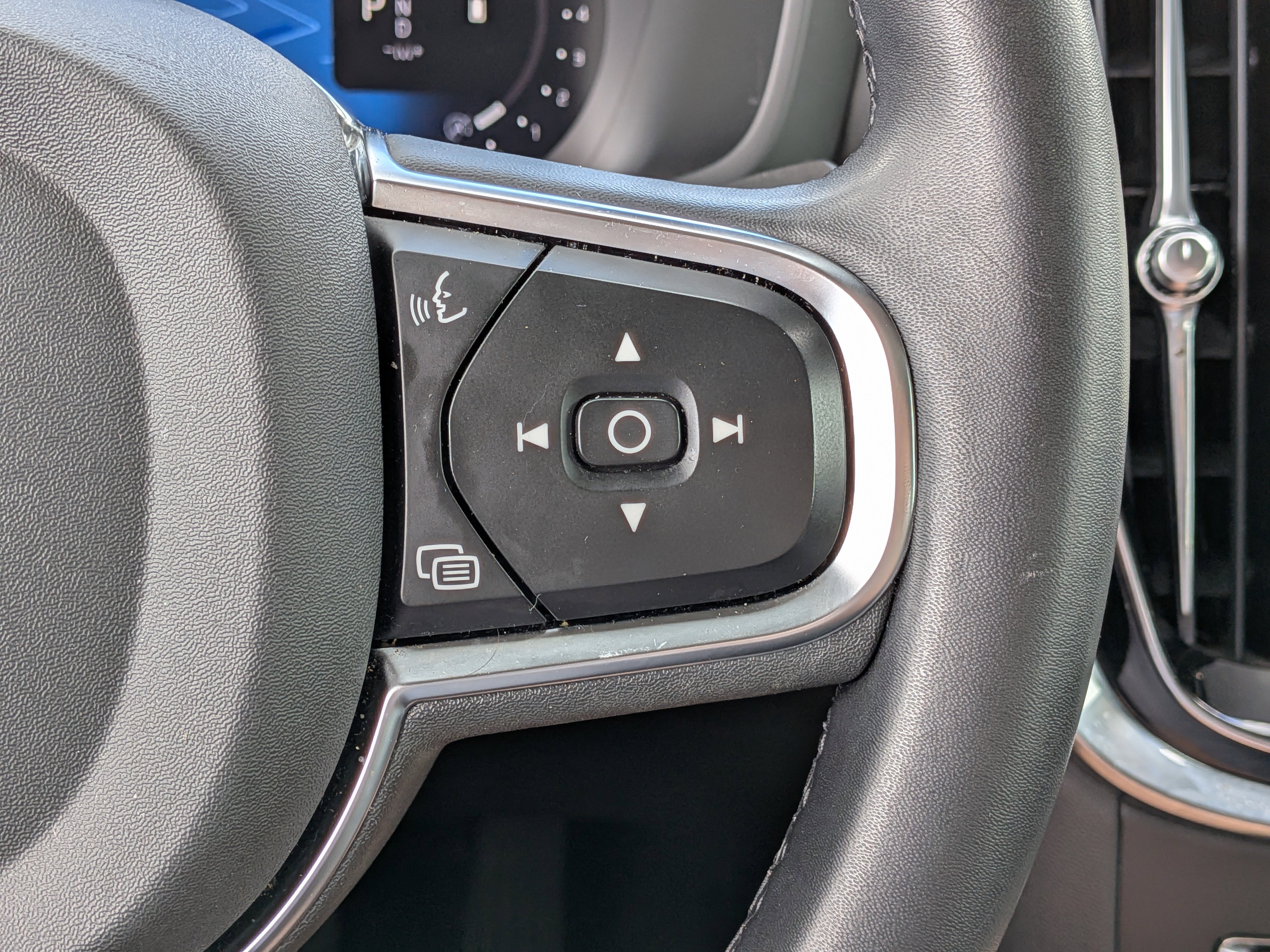 Used 2024 Volvo S60 B5 Core image 23