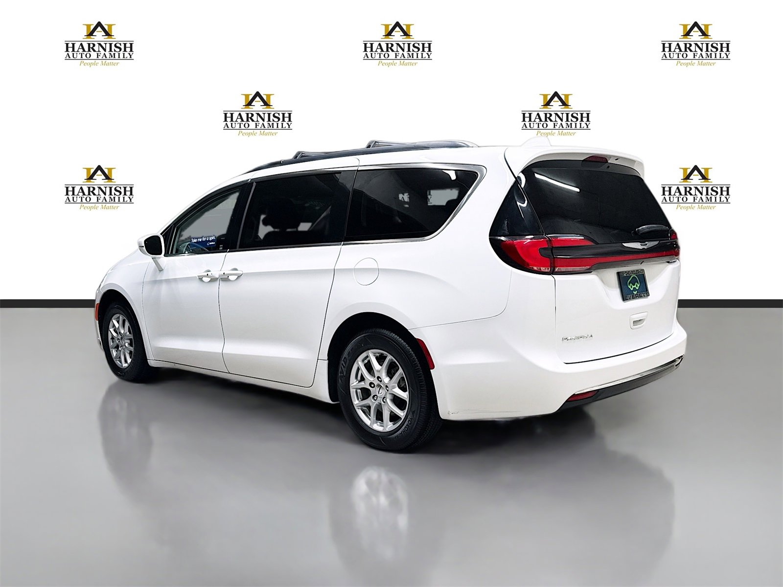Used 2022 Chrysler Pacifica Touring-L image 7