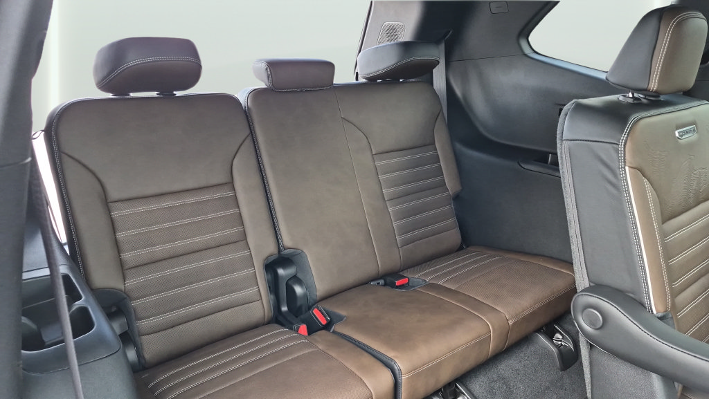 New 2027 GMC Acadia Denali Ultimate w/ LPO, Floor Liner Package AWD/4WD image 27