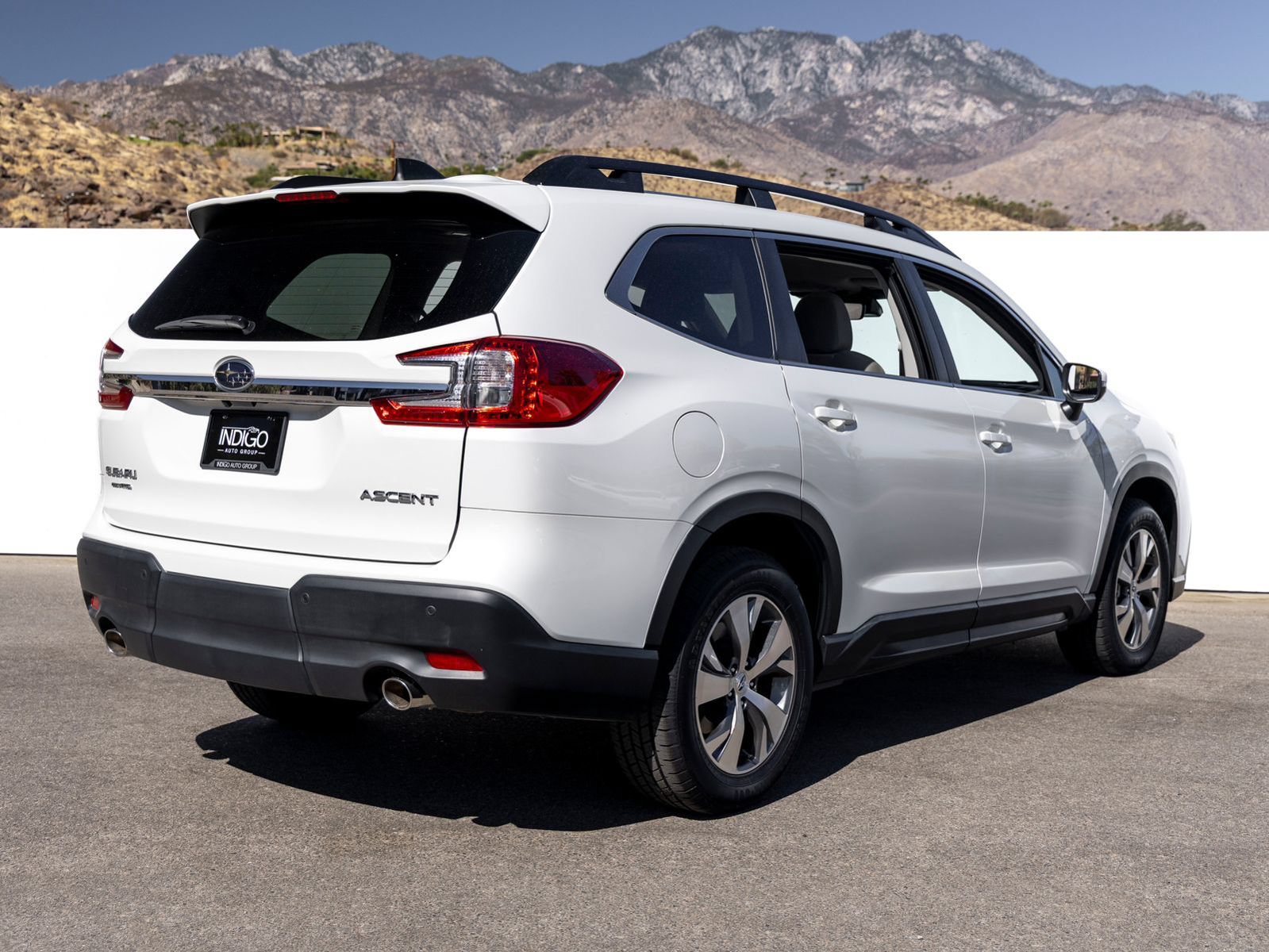 Used 2023 Subaru Ascent Premium w/ Convenience Package AWD/4WD image 7