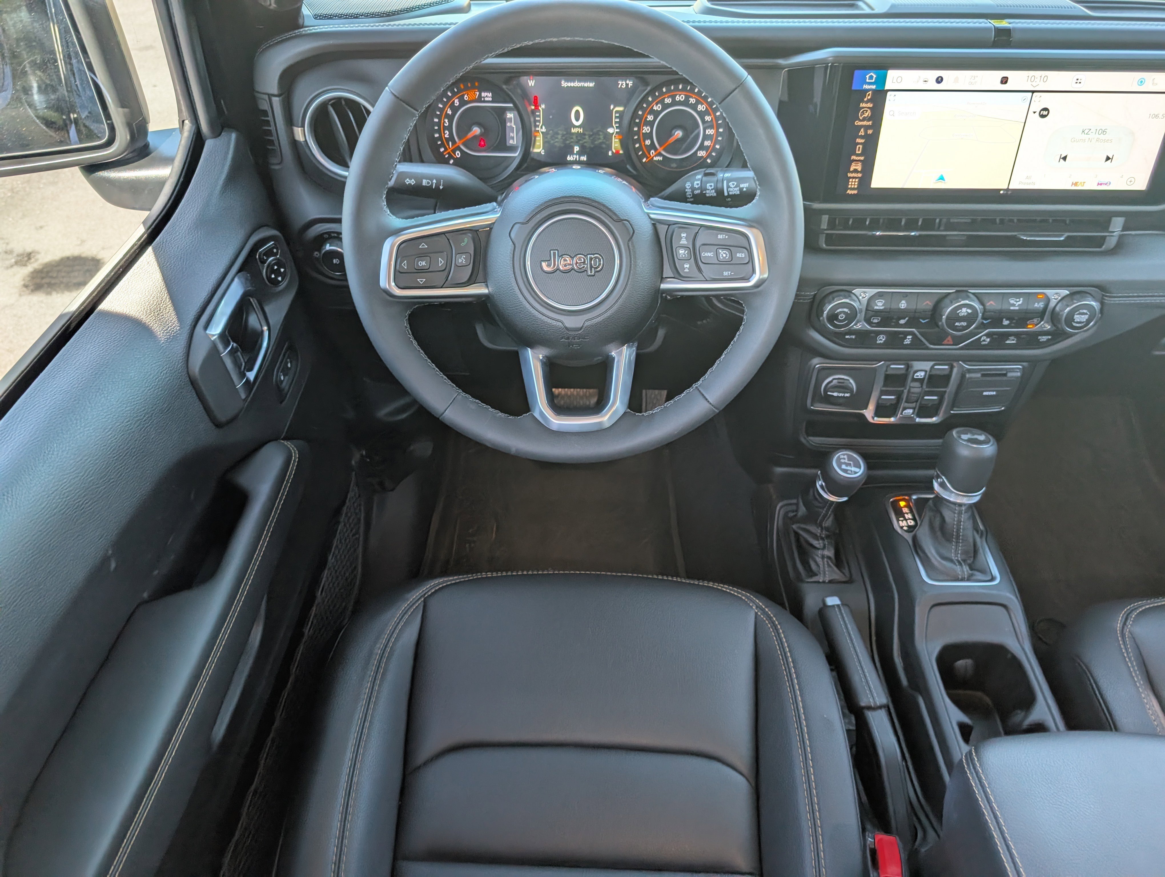 Used 2025 Jeep Wrangler Unlimited Sahara AWD/4WD image 10