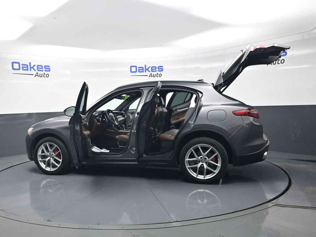 Used 2018 Alfa Romeo Stelvio Ti Sport image 57