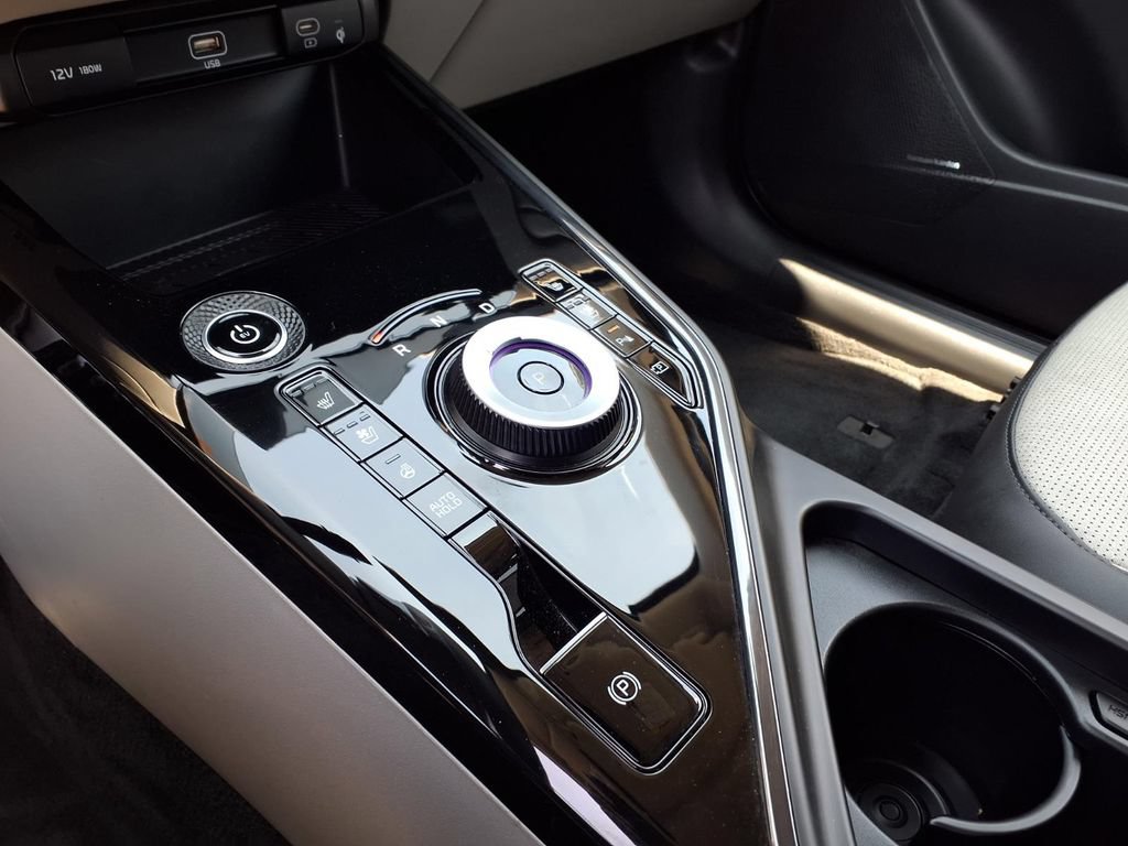 Certified 2024 Kia Niro Wave FWD image 17