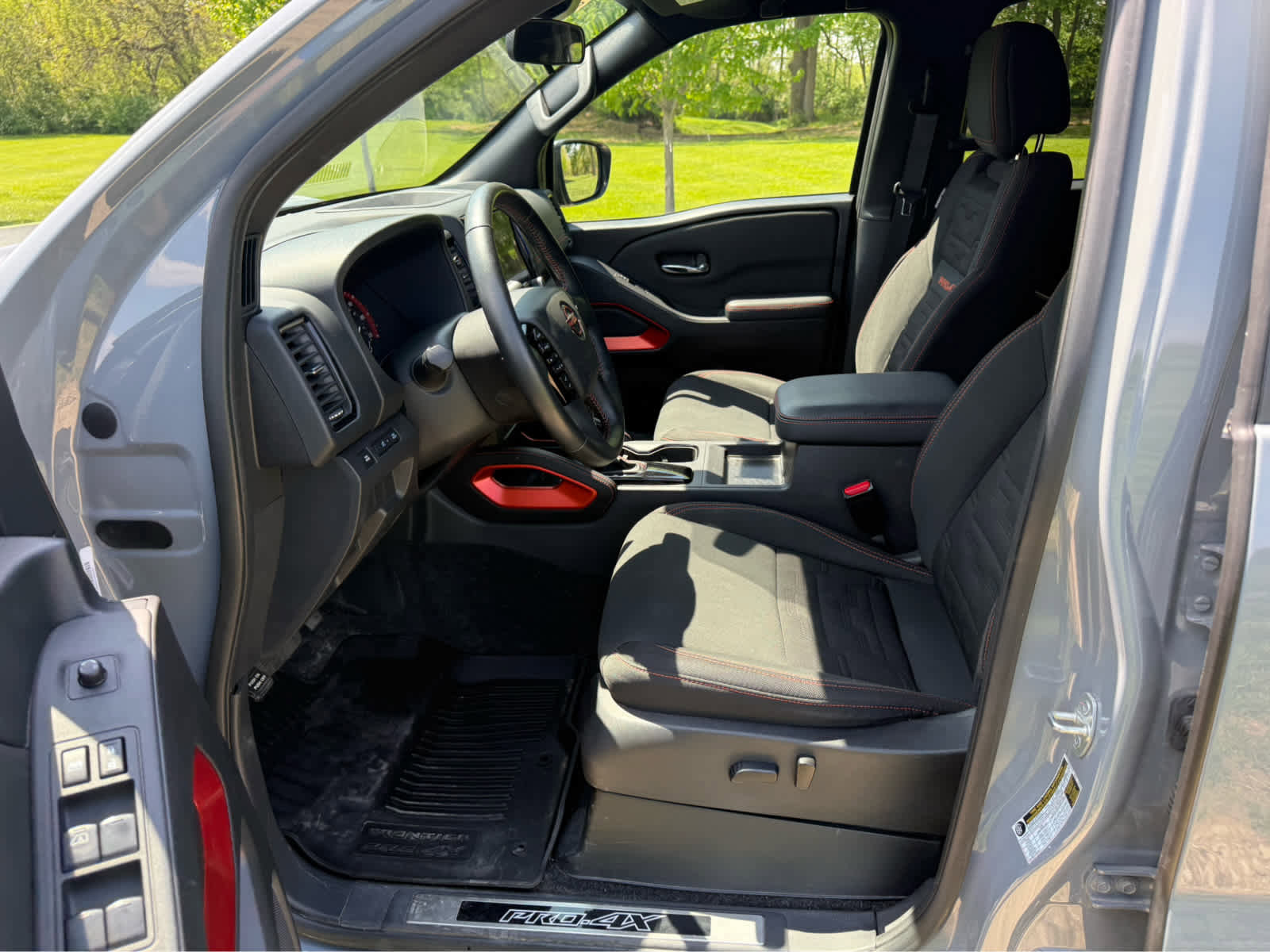 Used 2023 Nissan Frontier PRO-4X w/ Tow Package AWD/4WD image 10