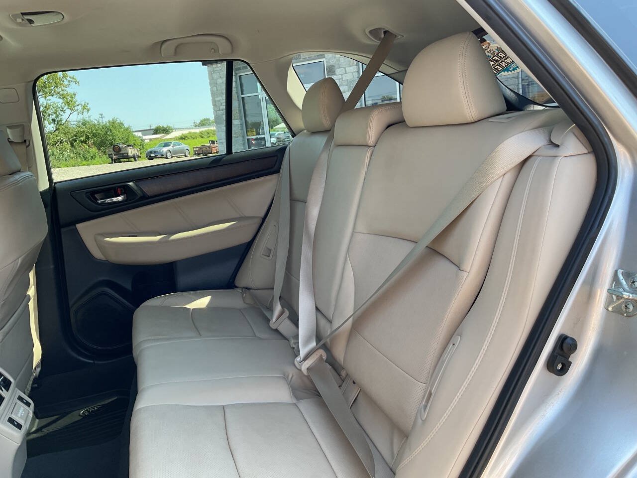 Used 2018 Subaru Outback 2.5i Limited AWD/4WD image 33