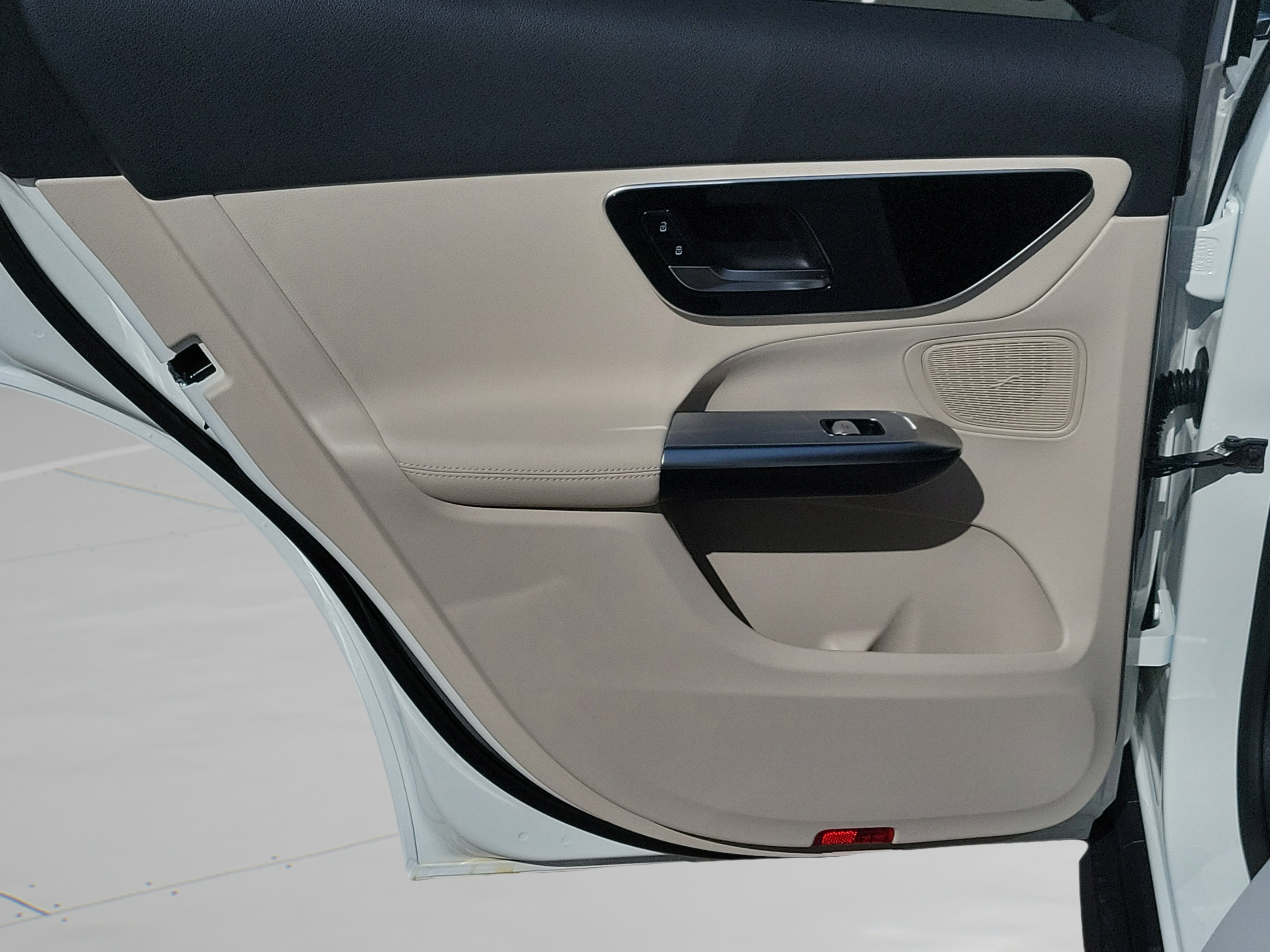 Used 2026 Mercedes-Benz GLC 300 image 28