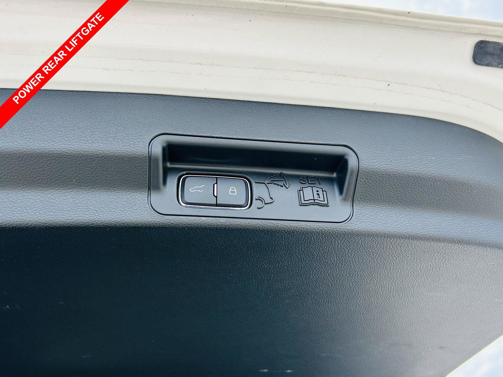 Used 2024 Ford Explorer XLT w/ Equipment Group 202A AWD/4WD image 14