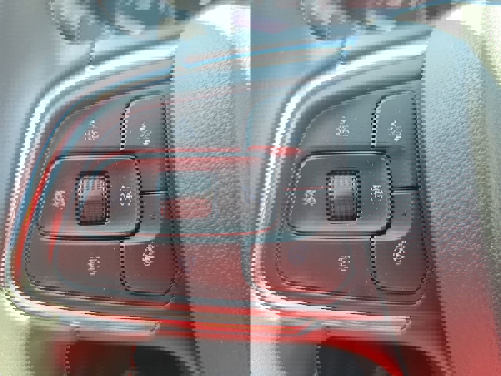 Used 2023 Buick Envision Essence w/ Sport Touring Package image 17