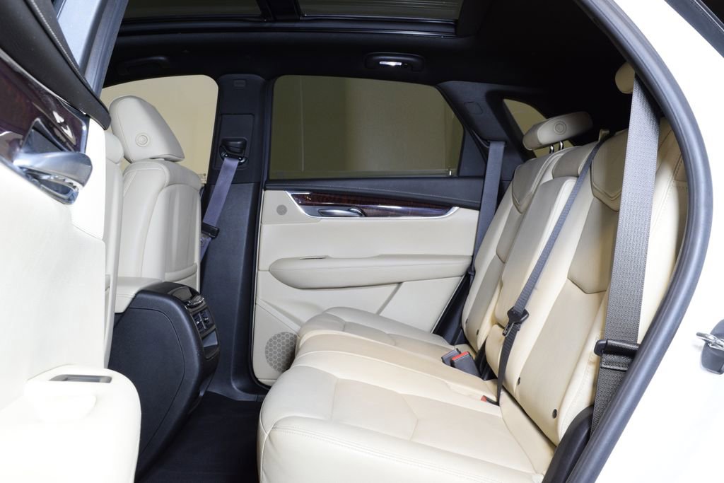 Used 2018 Cadillac XT5 Premium Luxury w/ Driver Assist Package image 27