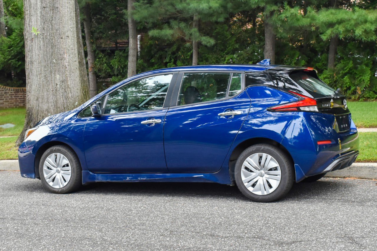 Used 2025 Nissan Leaf S FWD image 5