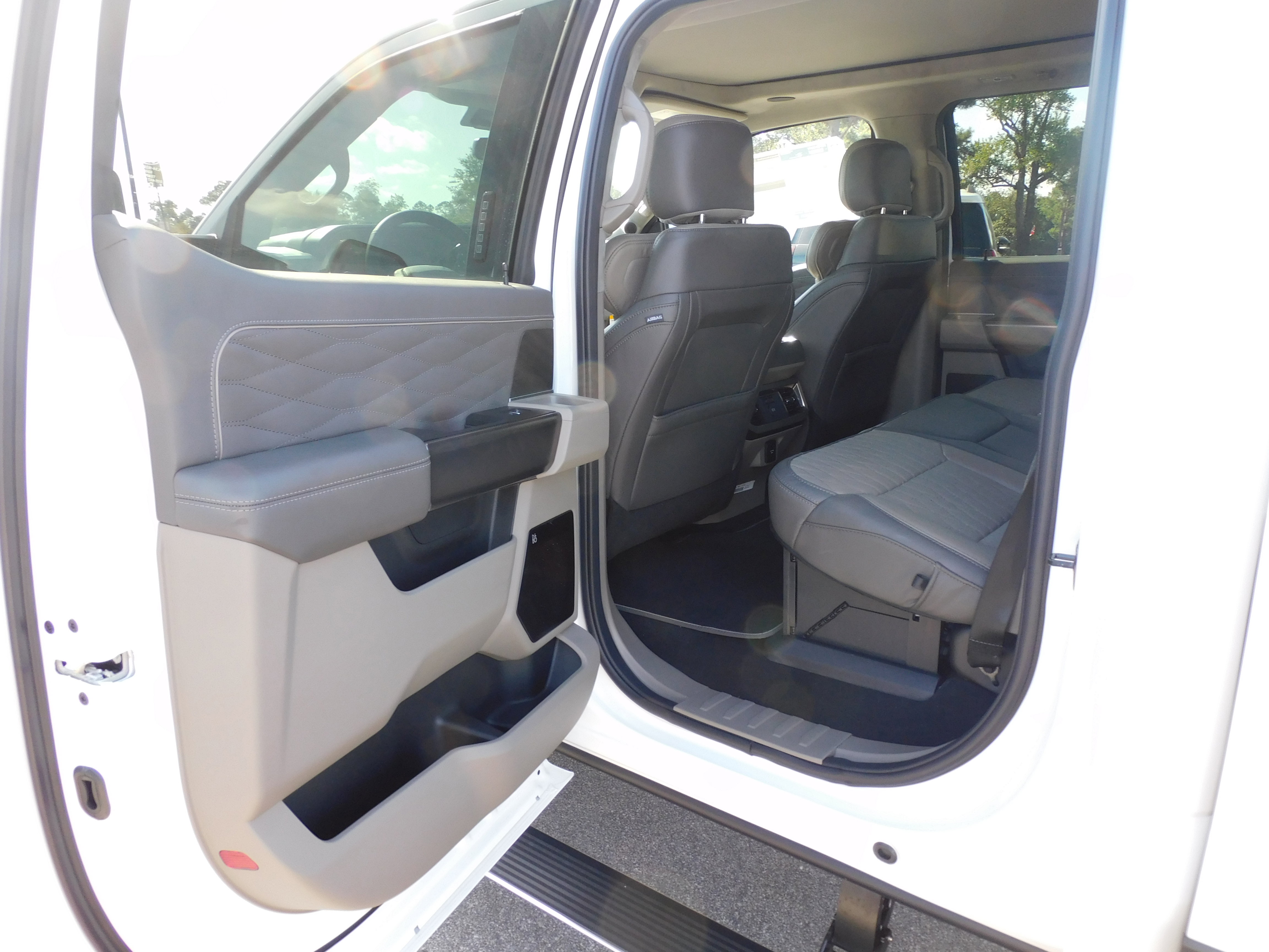 New 2026 Ford F250 Platinum w/ Platinum Plus Package image 13