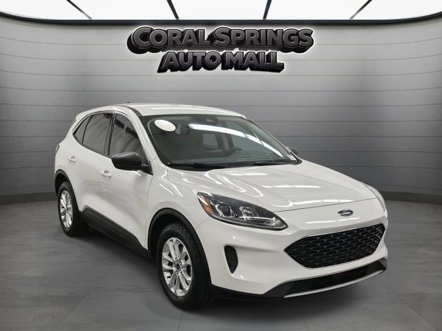 Used 2022 Ford Escape SE image 1