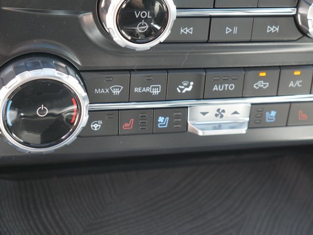 New 2025 Ford F350 Platinum w/ FX4 Off-Road Package image 6