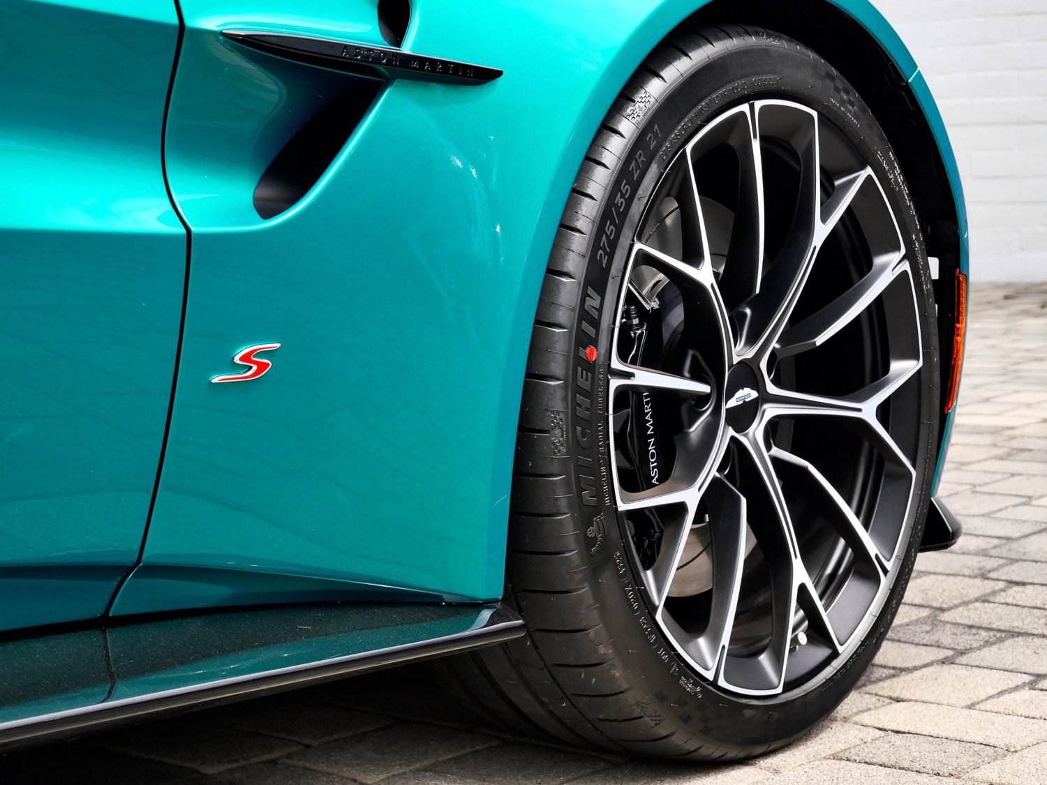 New 2026 Aston Martin V8 Vantage S RWD image 9