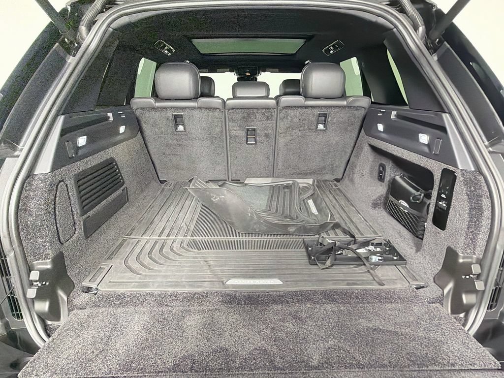 Certified 2025 Land Rover Range Rover SE AWD/4WD image 28