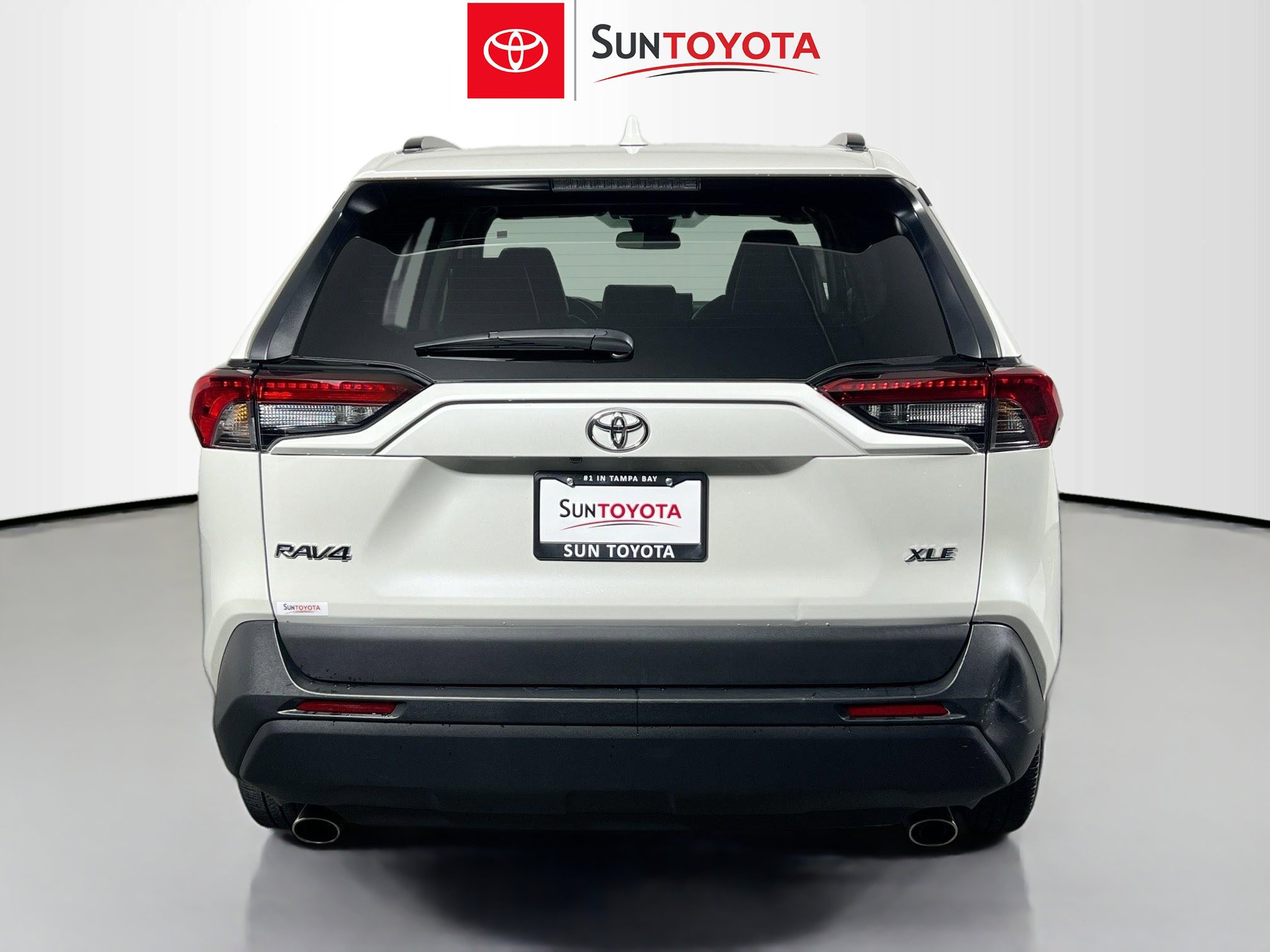 Used 2021 Toyota RAV4 XLE Premium image 5