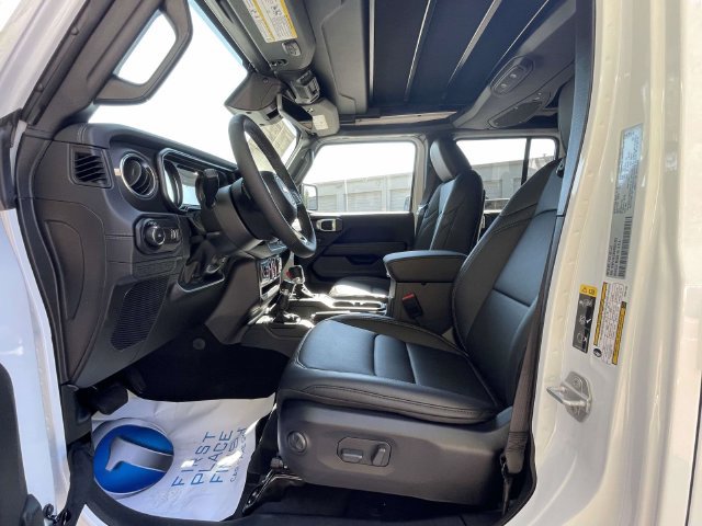 New 2027 Jeep Wrangler Unlimited Sahara AWD/4WD image 17
