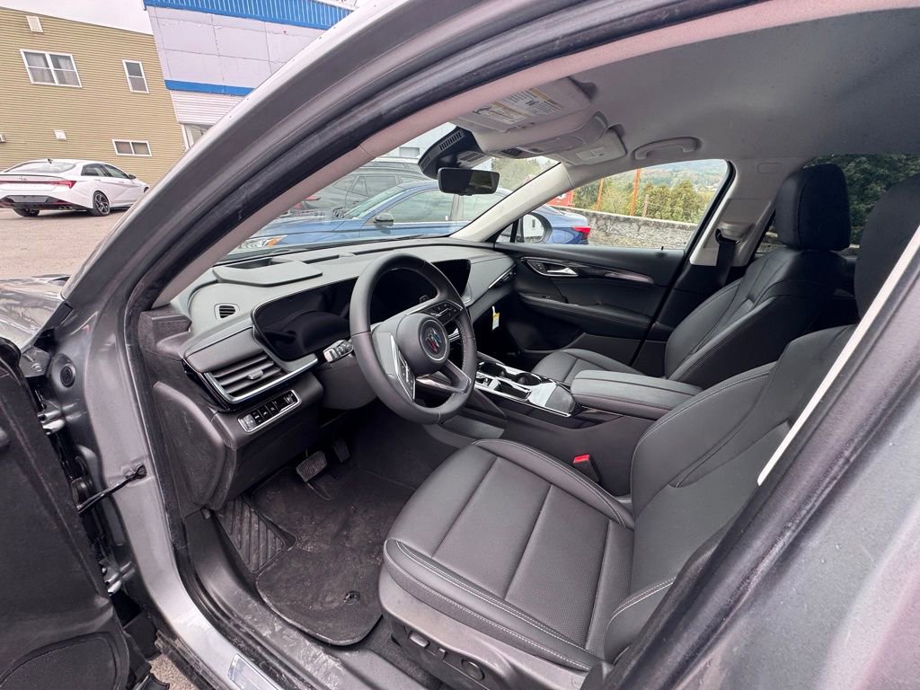 Used 2025 Buick Envision Preferred image 9
