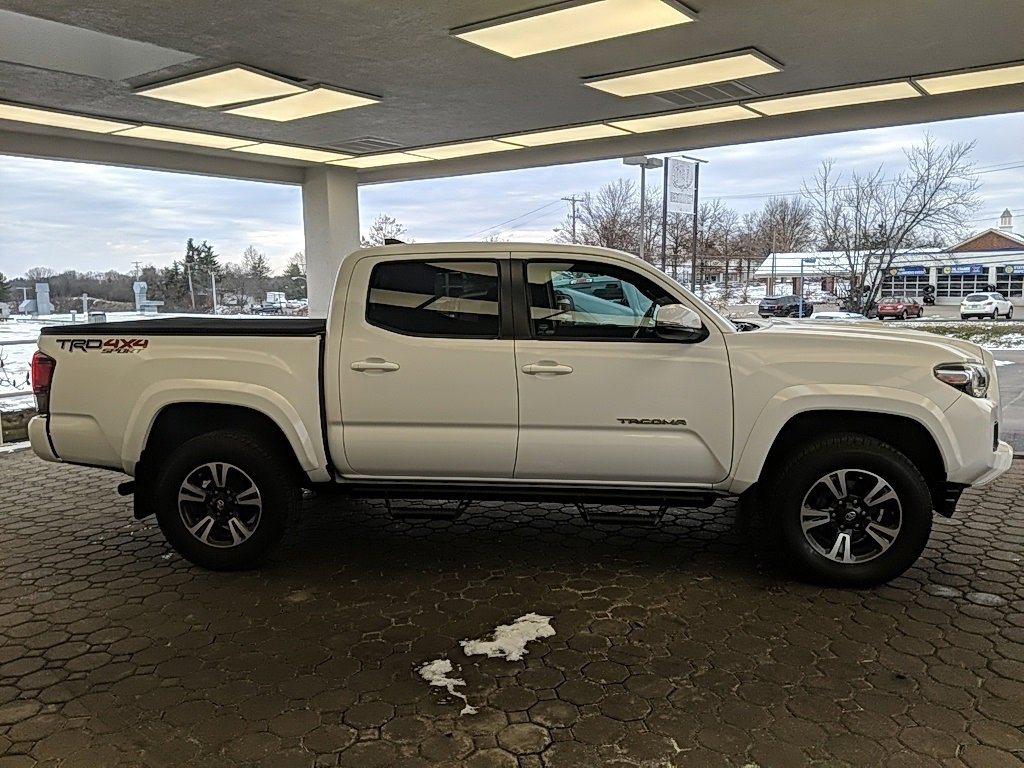 Used 2019 Toyota Tacoma TRD Sport image 4