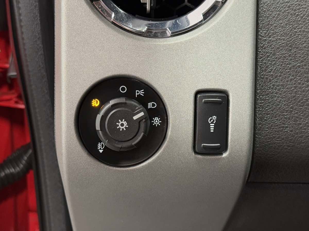 Used 2013 Ford F250 Lariat w/ Lariat Chrome Pkg image 23