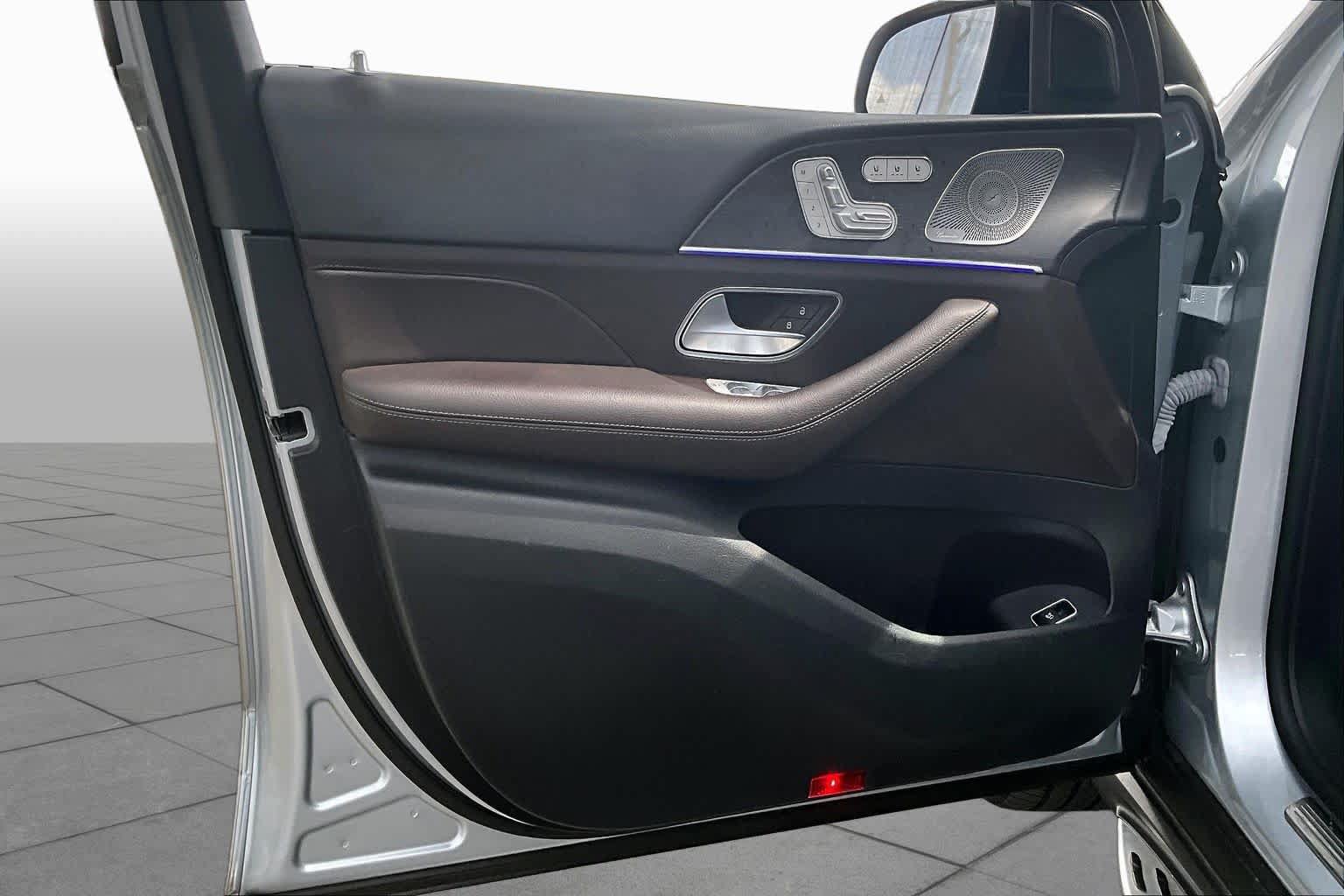 Used 2022 Mercedes-Benz GLS 450 4MATIC w/ AMG Line Exterior image 21