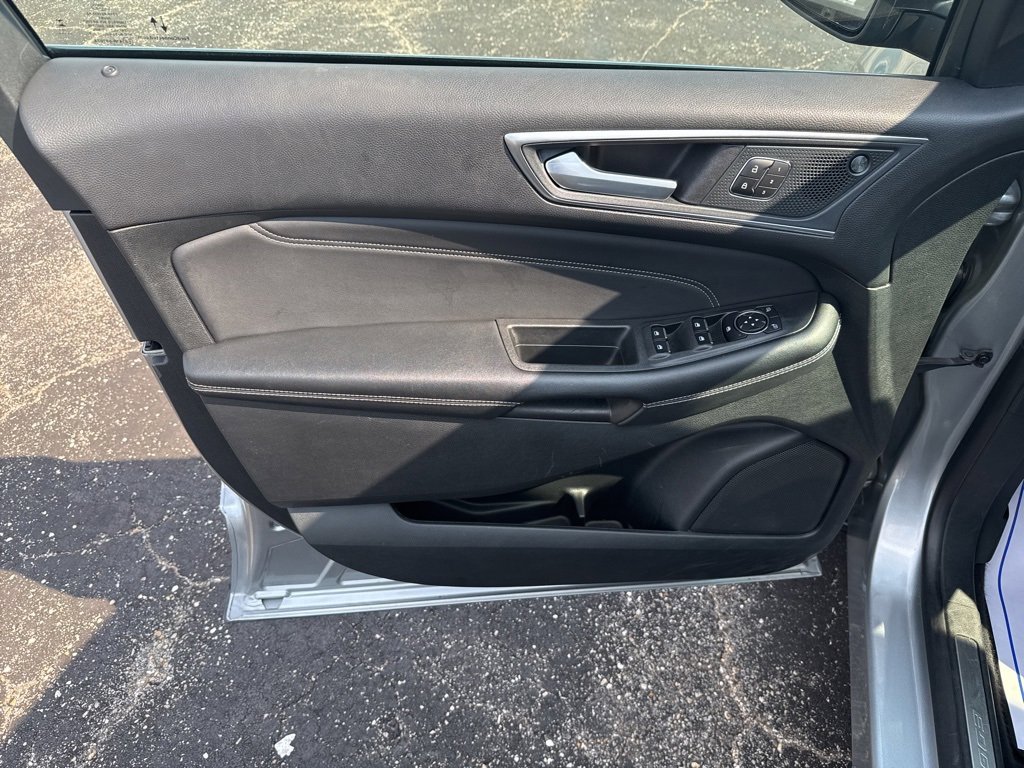 Used 2024 Ford Edge Titanium image 26