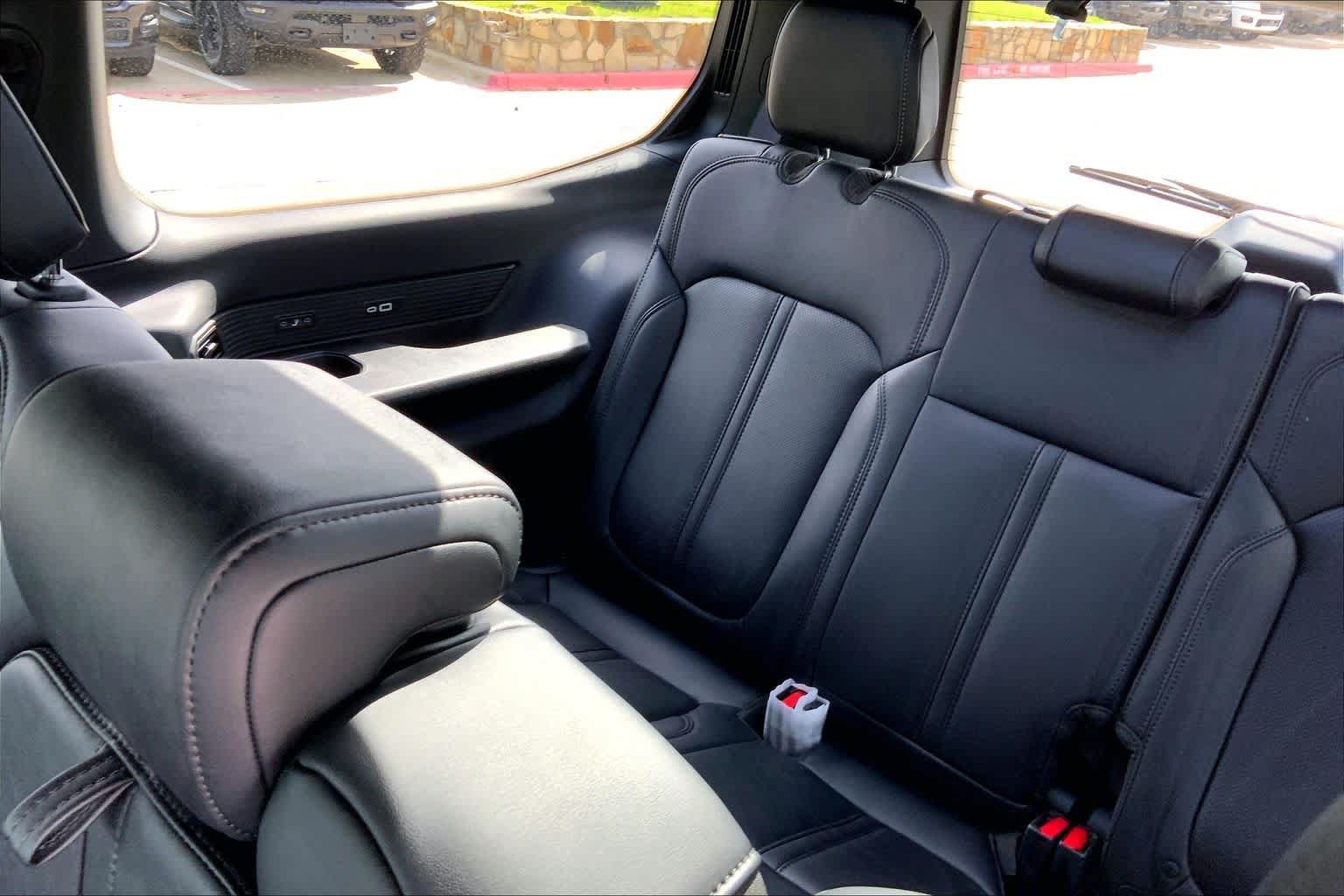 New 2026 Jeep Grand Wagoneer Limited AWD/4WD image 17