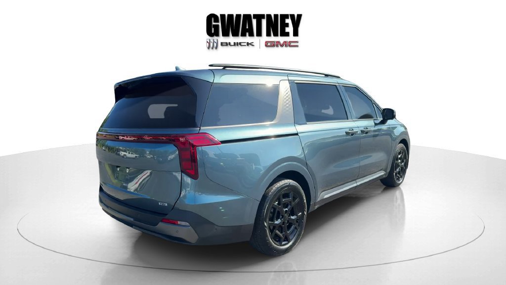 Used 2026 Kia Carnival SX w/ SX Dark Edition Package FWD image 3