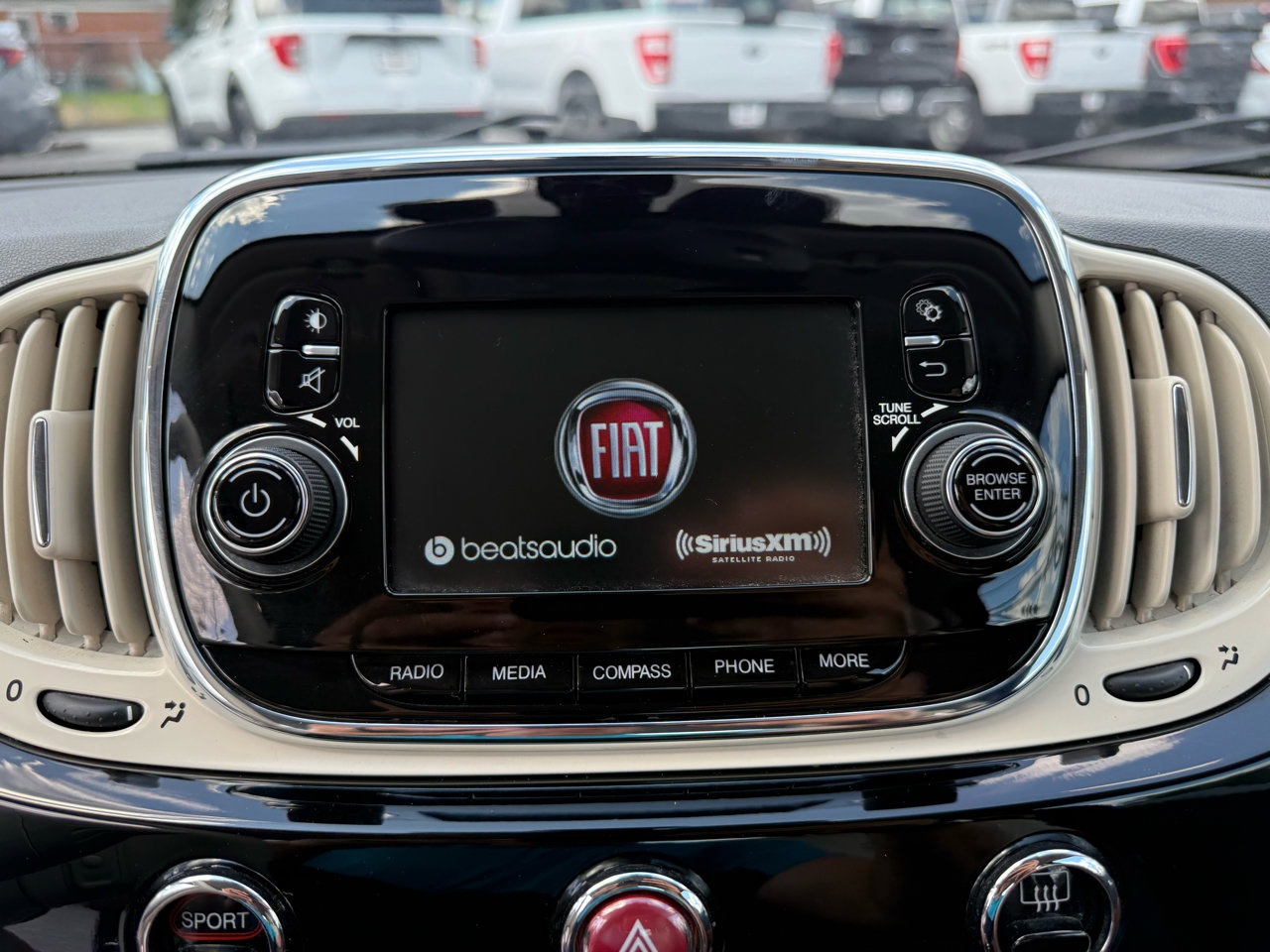 Used 2017 FIAT 500 Lounge image 26