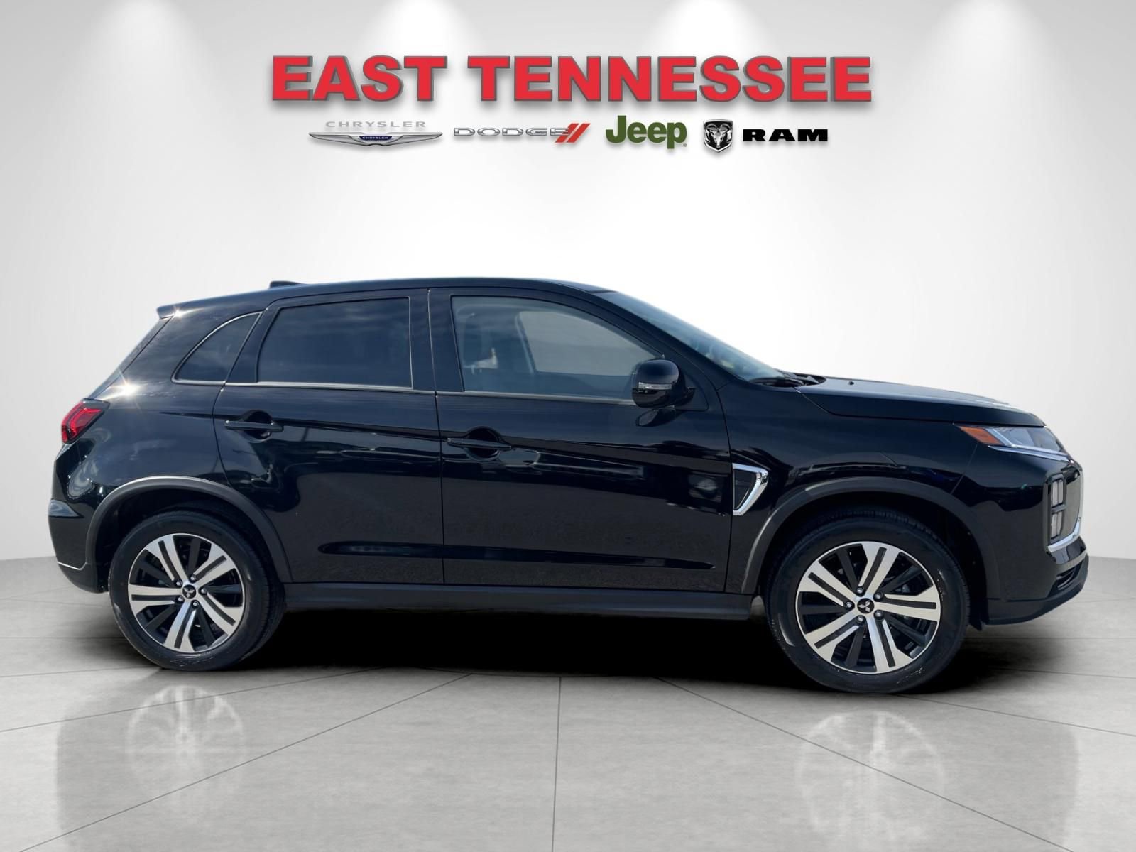 Used 2026 Mitsubishi Outlander Sport ES image 2