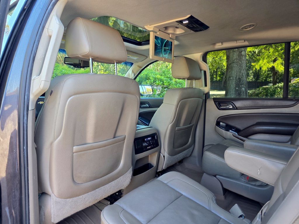 Used 2015 Chevrolet Suburban LT RWD image 27