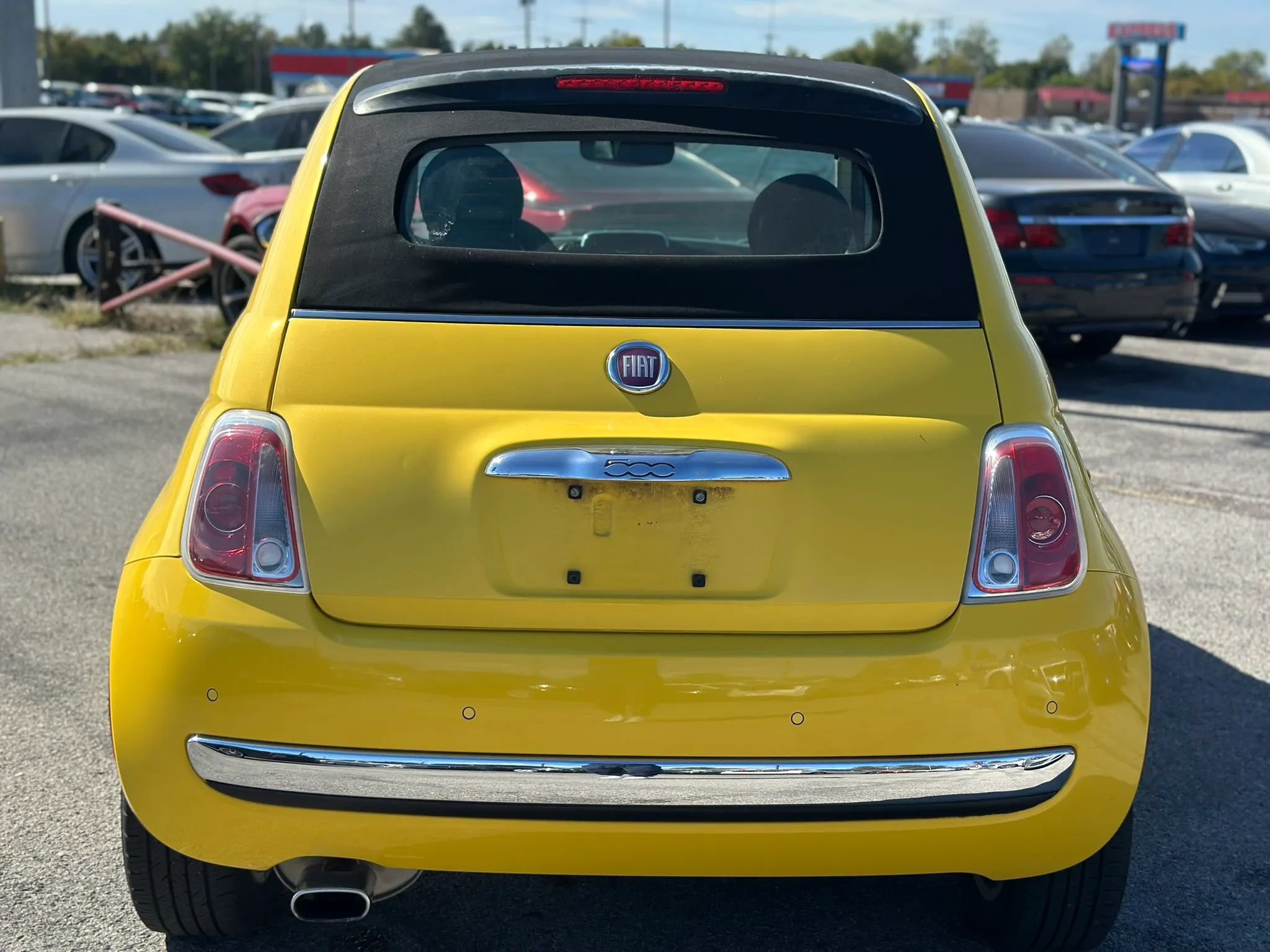 Used 2017 FIAT 500 Lounge FWD image 13