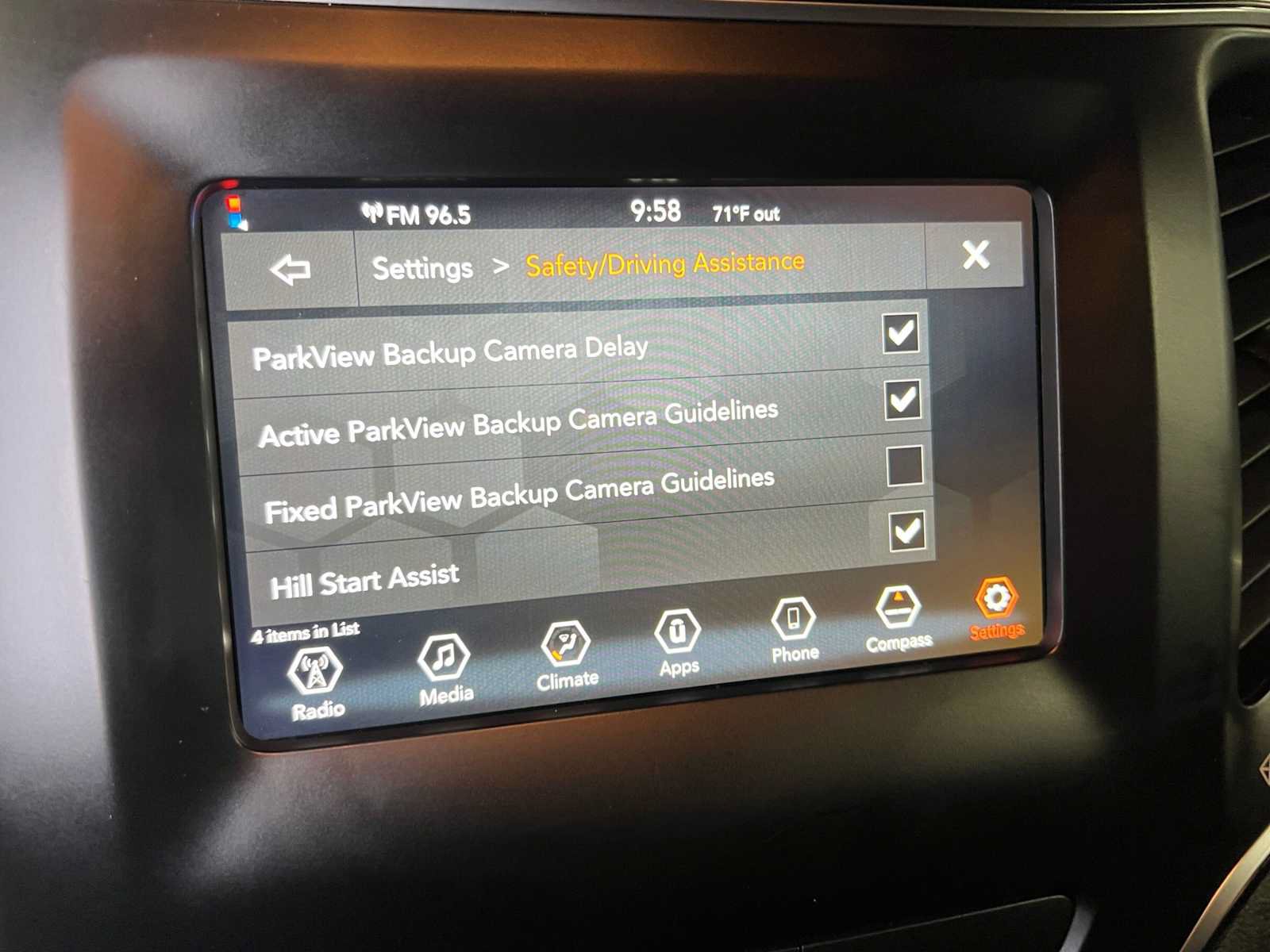 Used 2019 Jeep Cherokee Latitude Plus FWD image 39