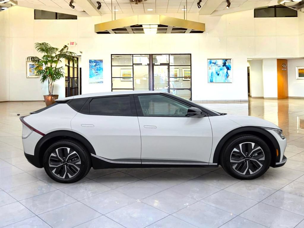 Used 2024 Kia EV6 Light RWD image 4