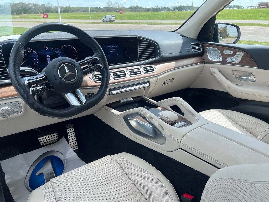 Used 2025 Mercedes-Benz GLS 450 4MATIC image 17