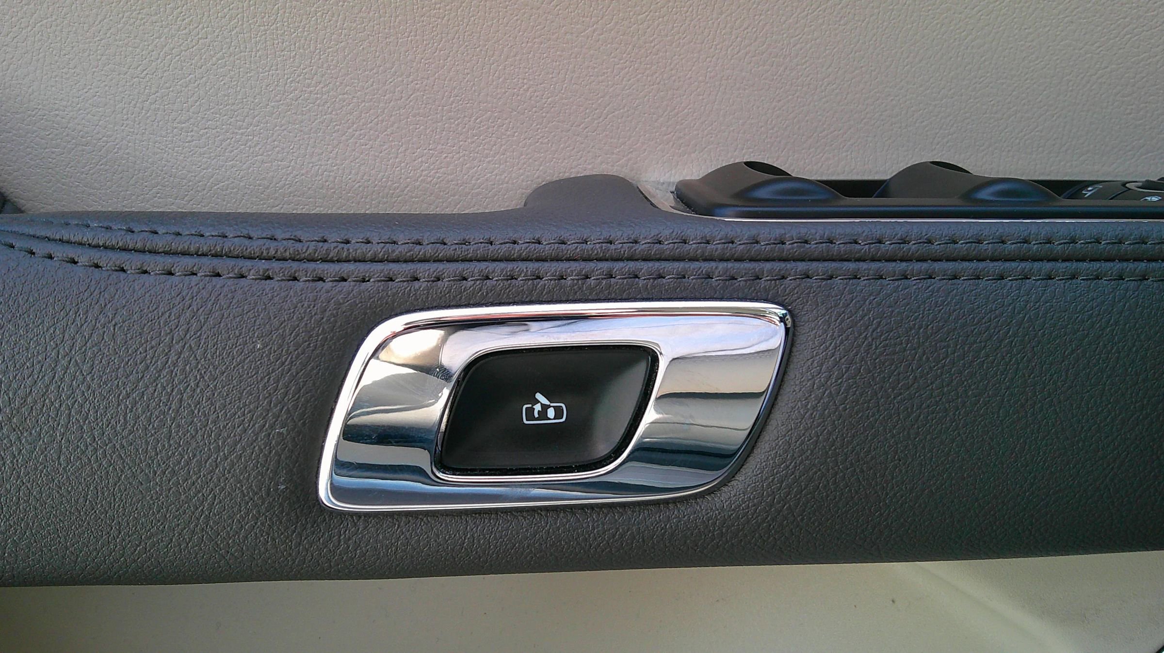 Used 2019 Lincoln Continental Select image 43