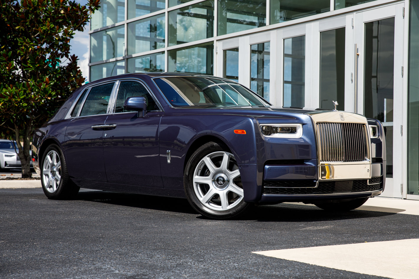 Certified 2020 Rolls-Royce Phantom Sedan RWD image 28