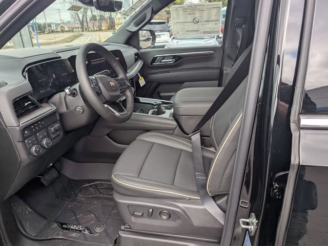 New 2026 Chevrolet Suburban Premier image 14