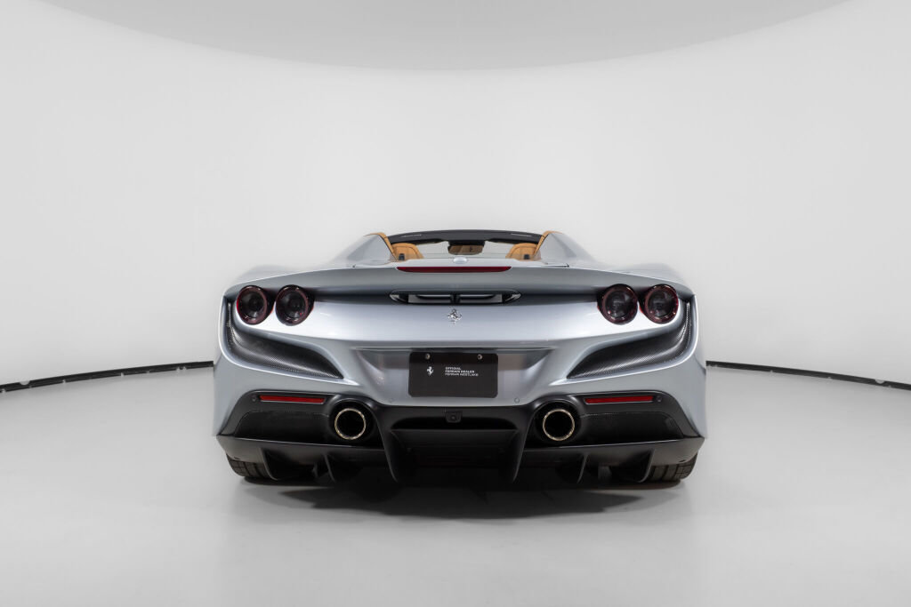 Used 2022 Ferrari F8 Tributo image 9