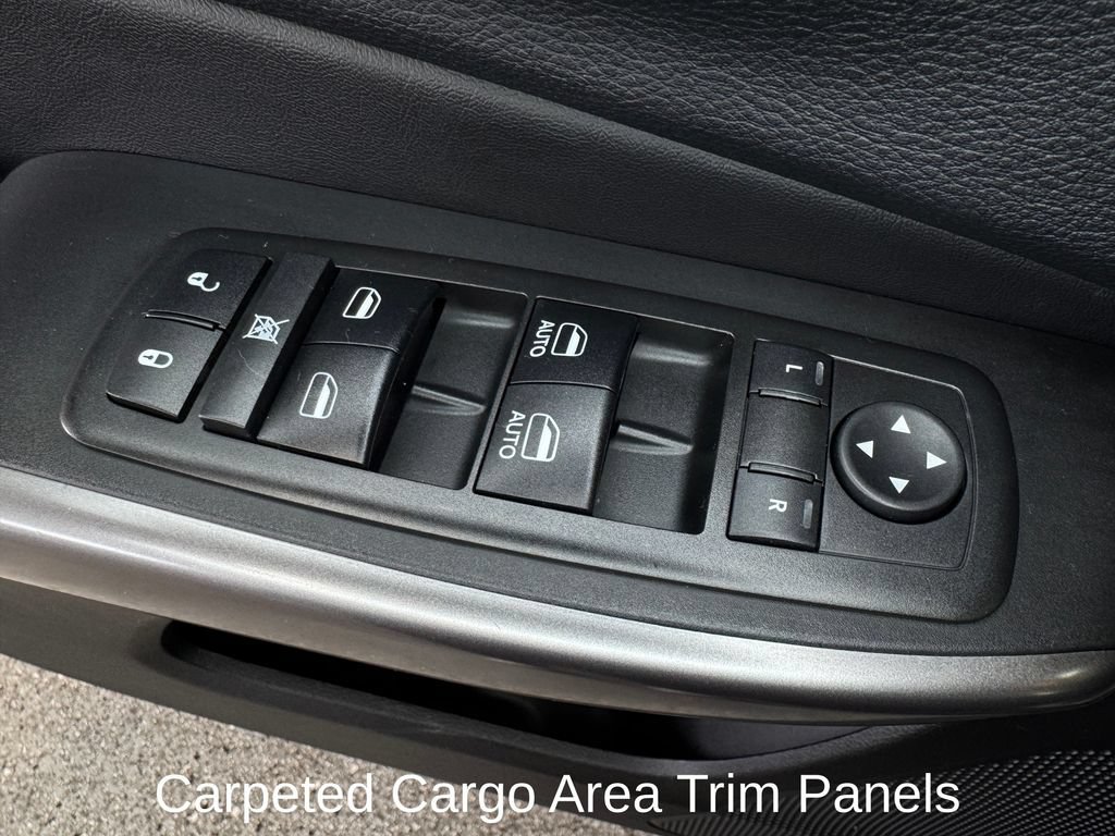 Used 2019 Jeep Cherokee Limited w/ Luxury Group AWD/4WD image 11