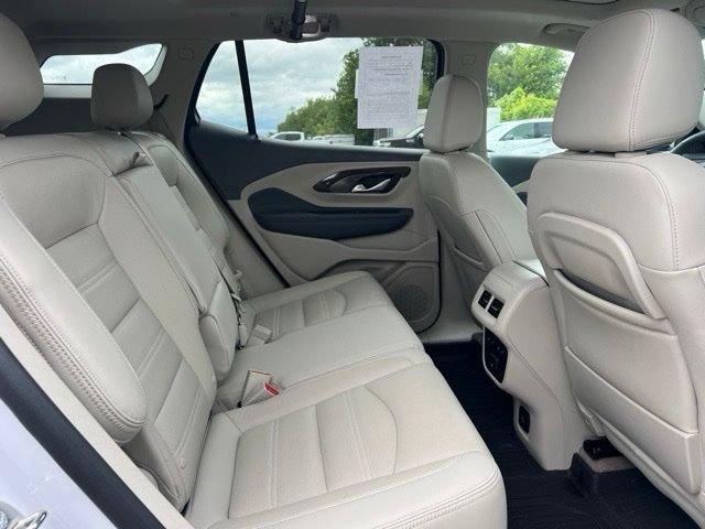 Used 2024 GMC Terrain Denali w/ Denali Premium Package AWD/4WD image 15