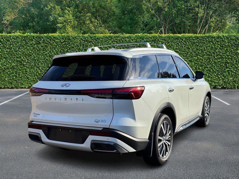 Used 2023 INFINITI QX60 Sensory w/ Vision Package image 3