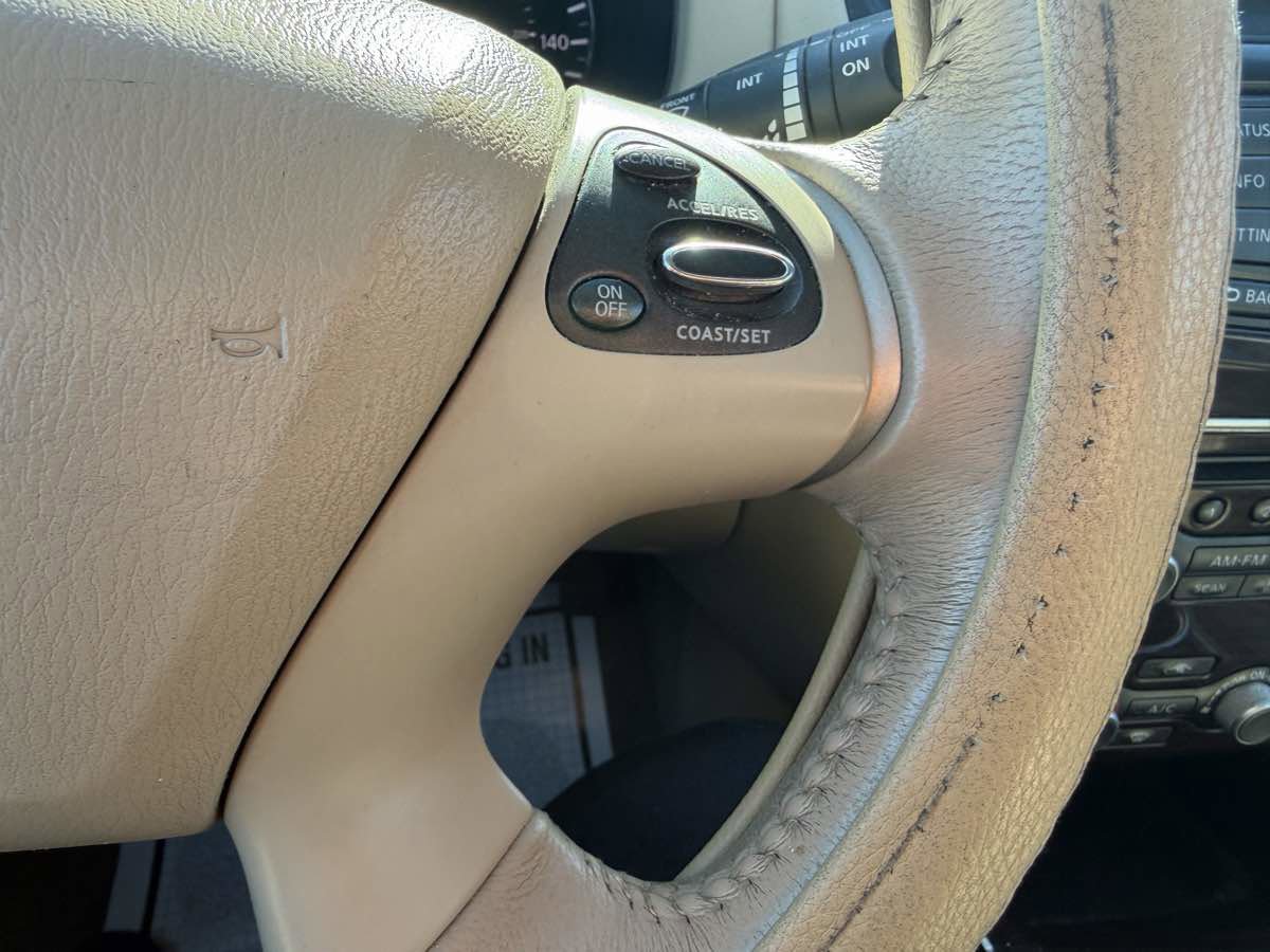 Used 2014 Nissan Pathfinder SL w/ SL Premium Package image 31