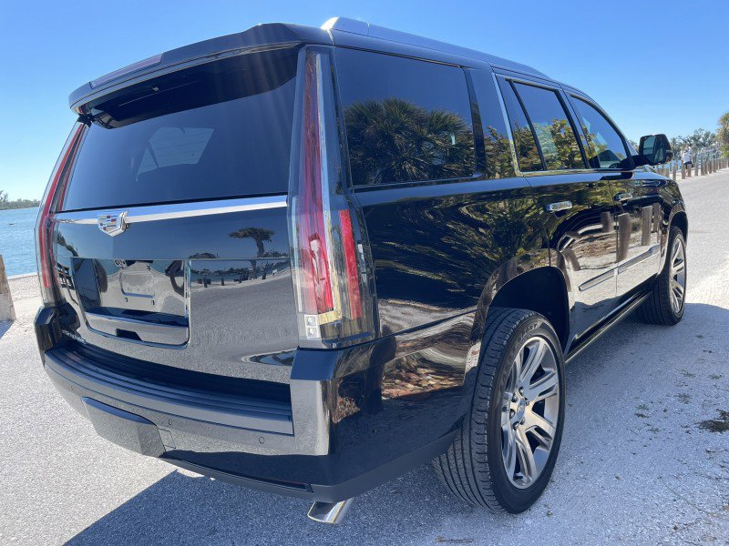 Used 2020 Cadillac Escalade Premium Luxury image 6