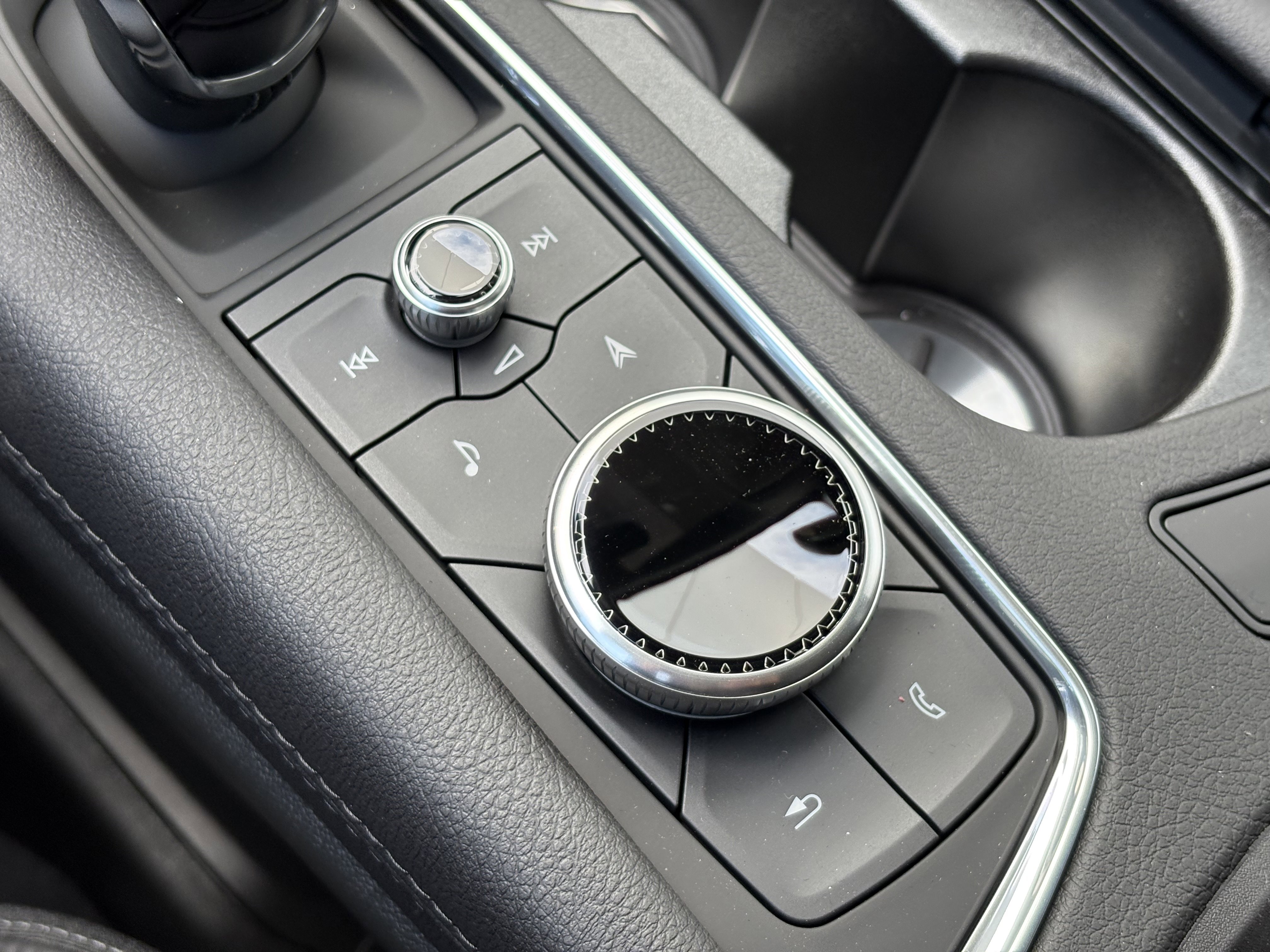 New 2025 Cadillac XT6 Premium Luxury w/ Technology Package image 29