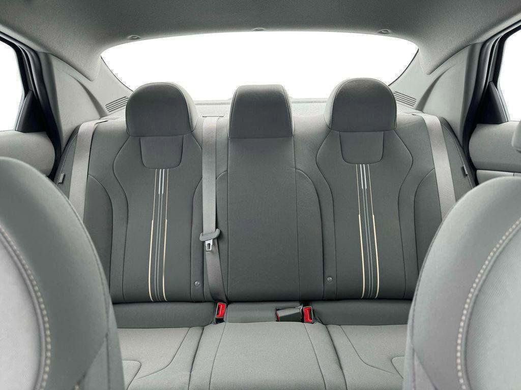 New 2025 Hyundai Elantra SEL image 16