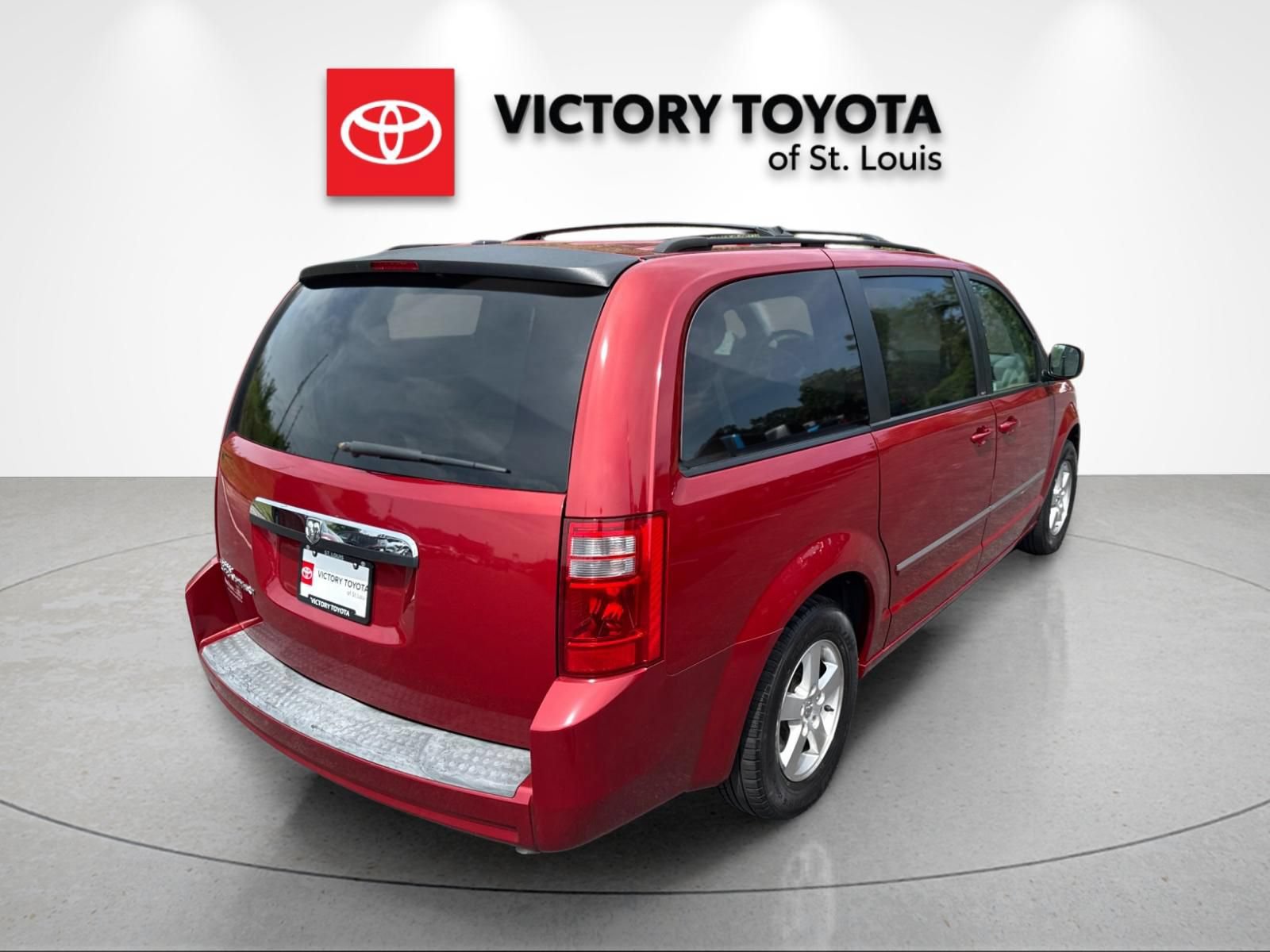 Used 2008 Dodge Grand Caravan SXT w/ Entertainment Group 2 FWD image 3